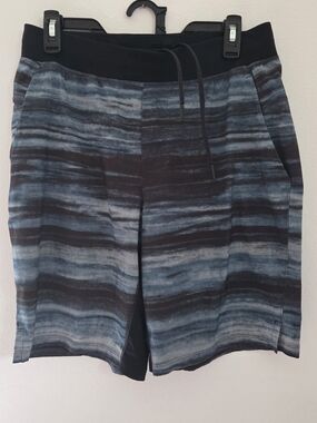 Lululemon Mens T.H.E. Shorts Medium M Camo gray Multi 9" Athletic Gym M7AAU